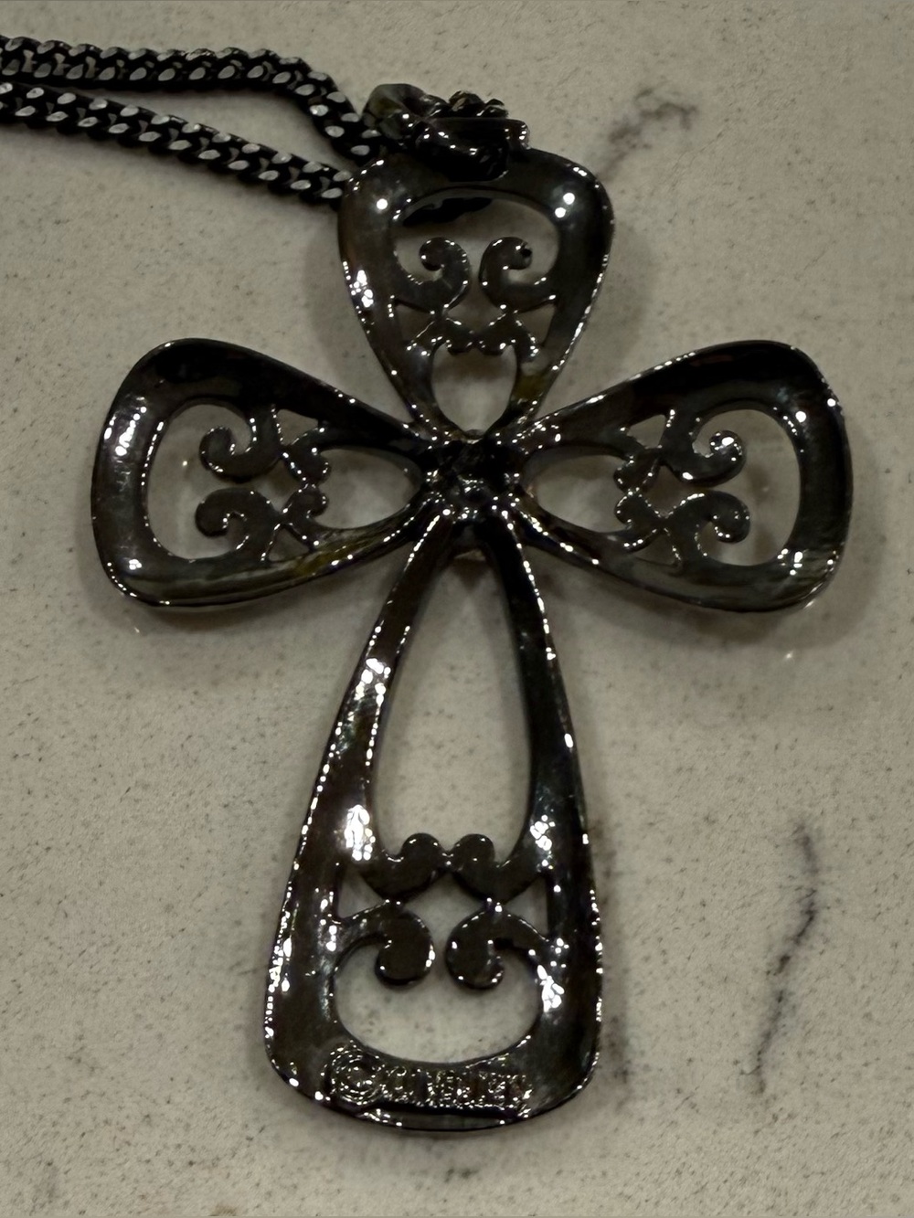 Beautiful Vintage Signed Sarah Coventry Silvertone Black Cross Chain Necklace